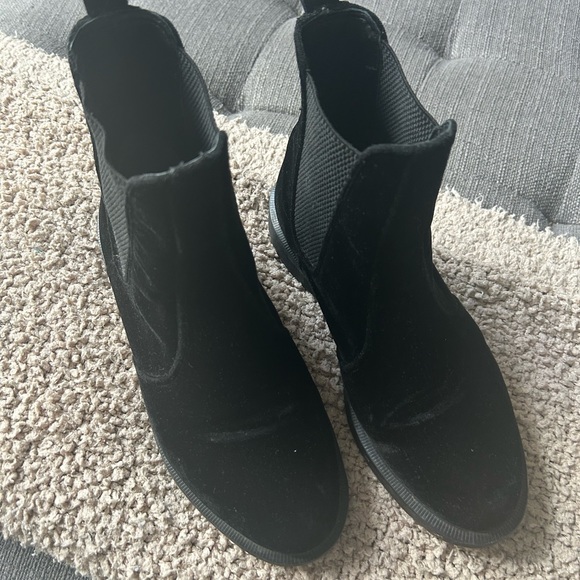 Rare Velvet Dr Martin’s Chelsea Boot - Picture 2 of 4